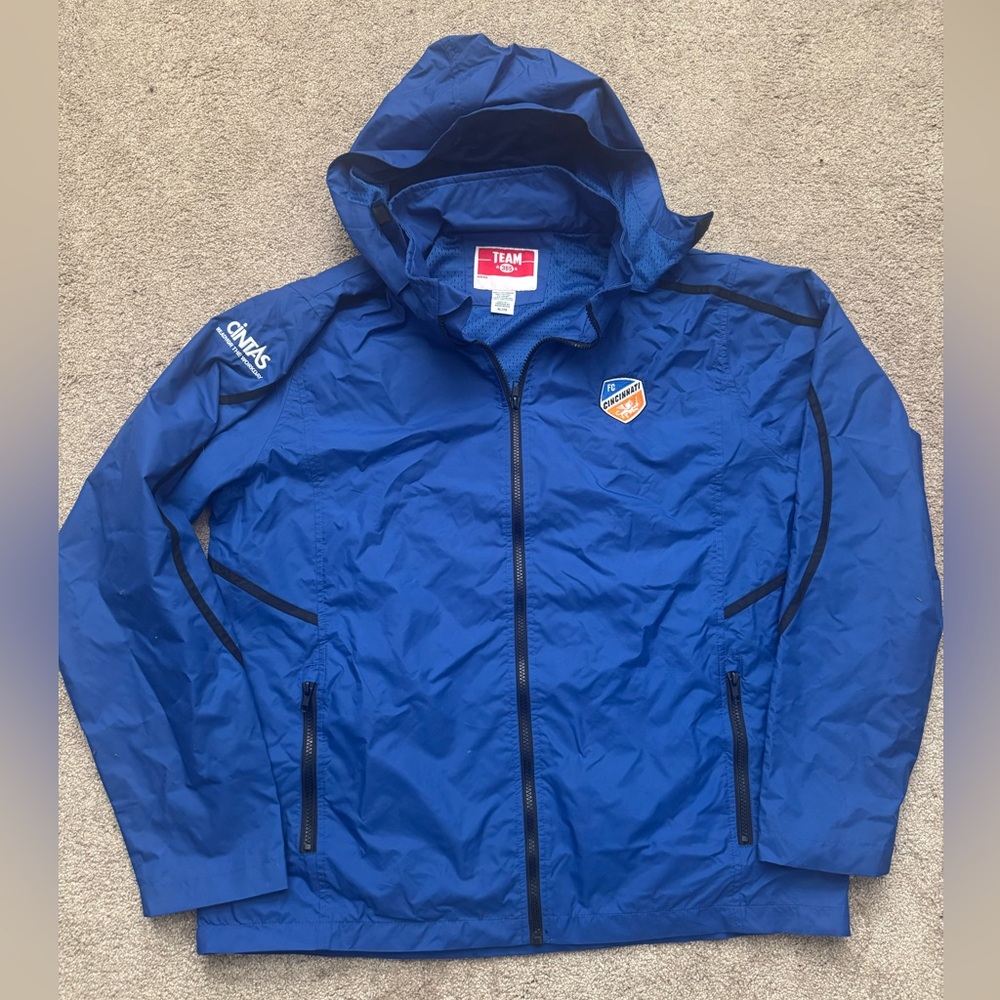 #120 OFFICIAL CINCINNATI FC CINCINNATI SOCCER Blue Team Windbreaker Jacket.